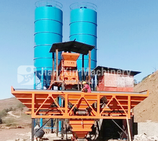 Small concrete mixing plant